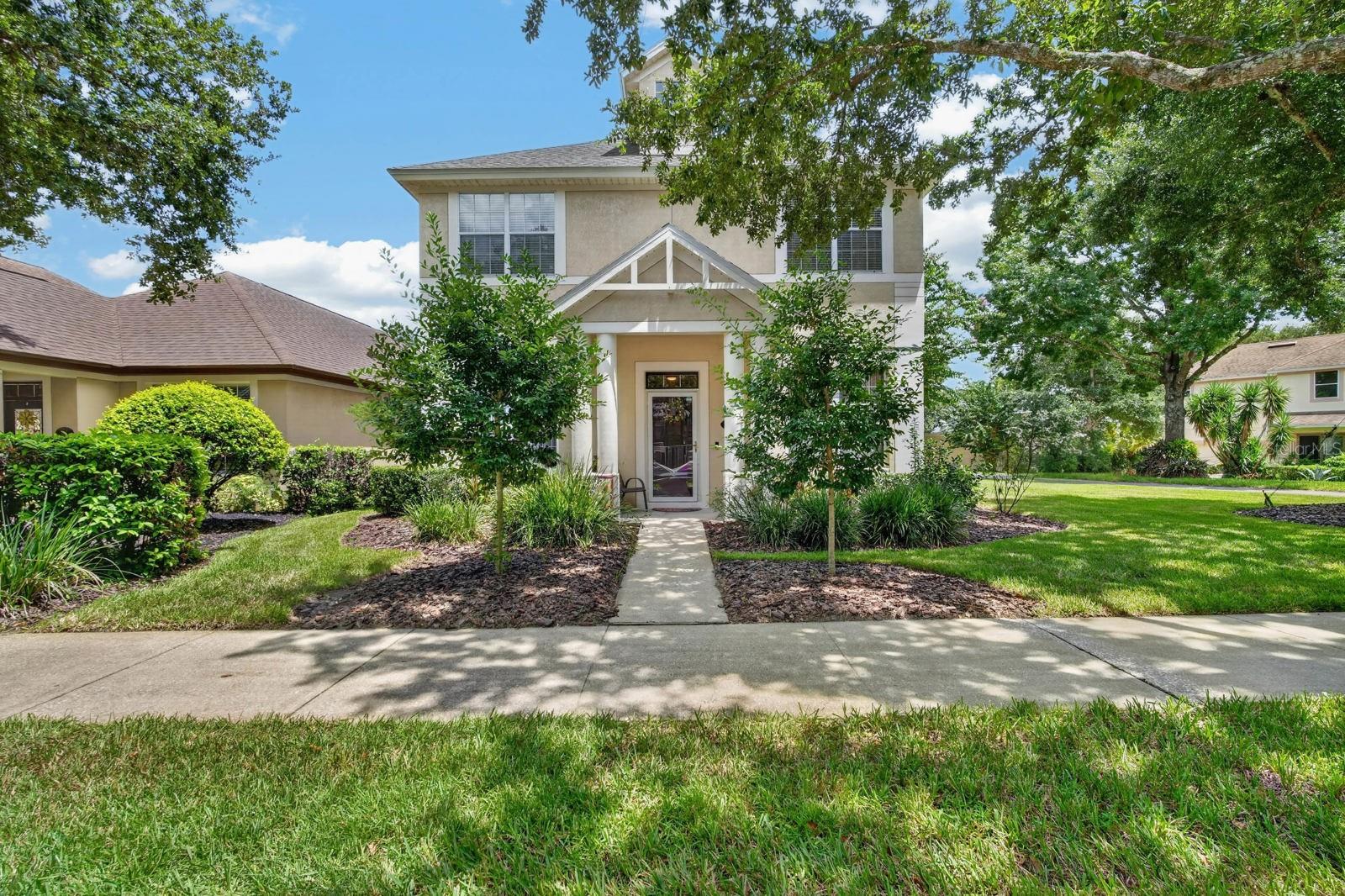 Single Family Residence in DELAND, FL - Daniel Dourado