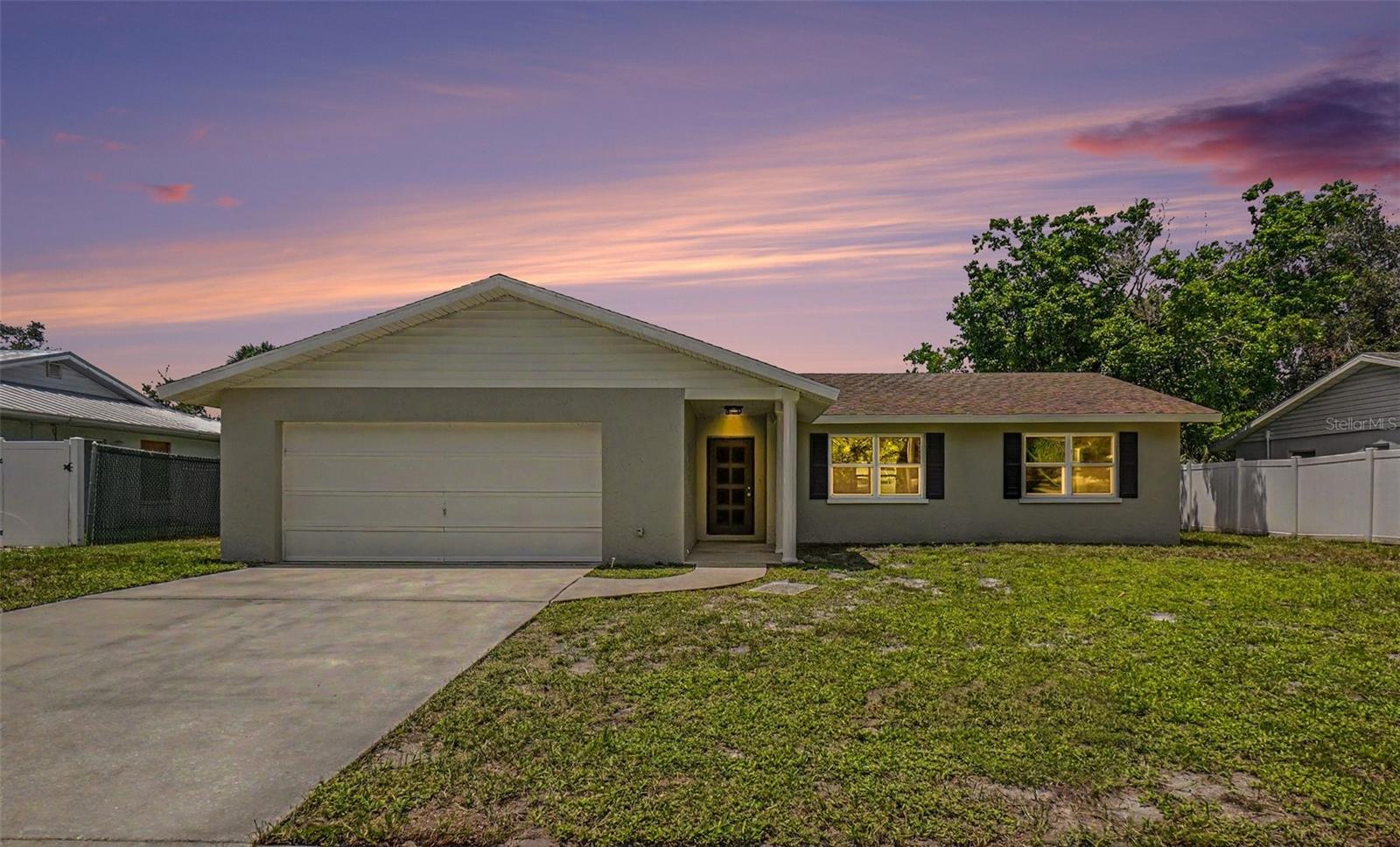 Single Family Residence in BRADENTON, FL - Daniel Dourado