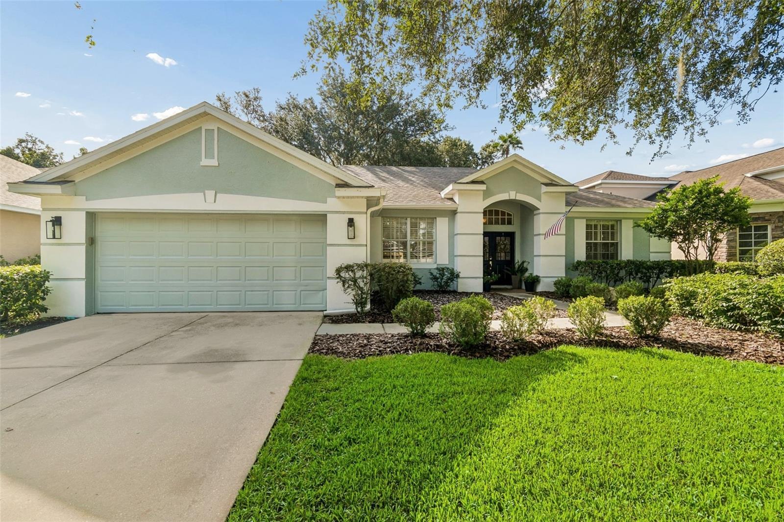 Single Family Residence in VALRICO, FL - Daniel Dourado