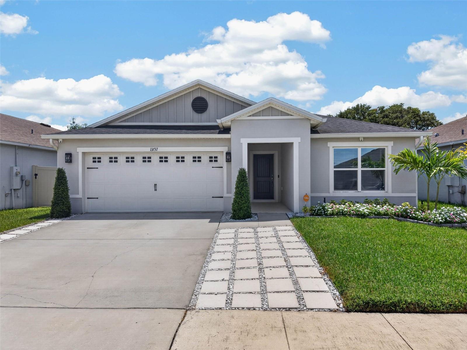 Single Family Residence in ORLANDO, FL - Daniel Dourado