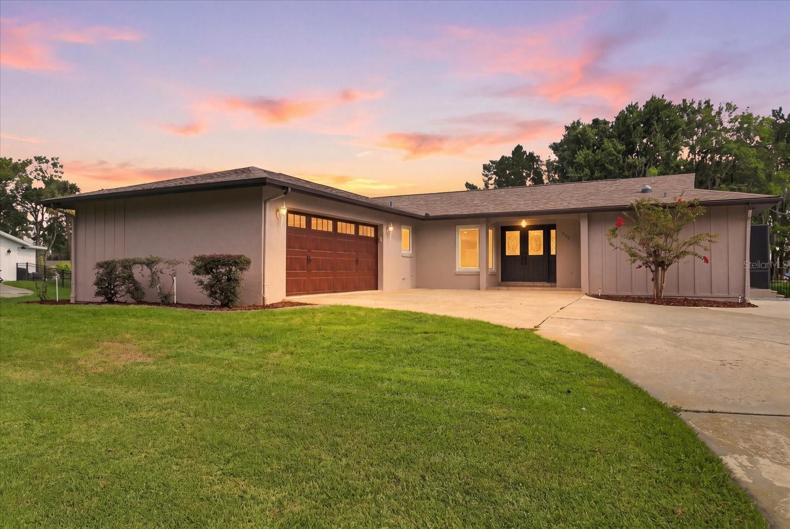 Single Family Residence in CRYSTAL RIVER, FL - Daniel Dourado