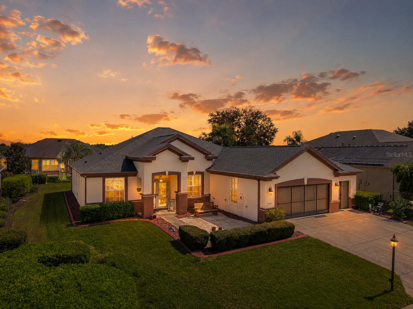 Single Family Residence in SUMMERFIELD, FL - Daniel Dourado