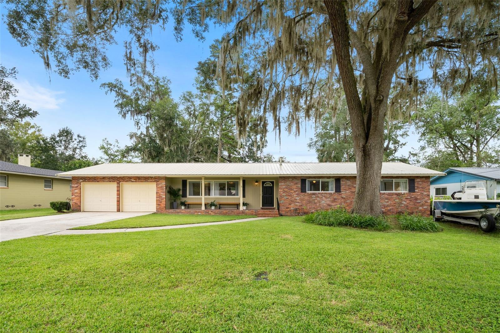 Single Family Residence in GAINESVILLE, FL - Daniel Dourado