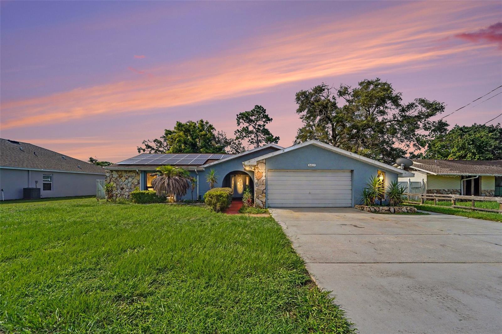 Single Family Residence in SPRING HILL, FL - Daniel Dourado