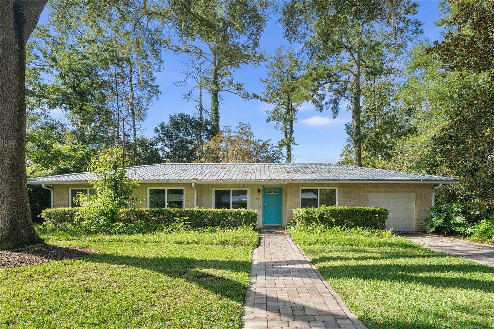Single Family Residence in GAINESVILLE, FL - Daniel Dourado