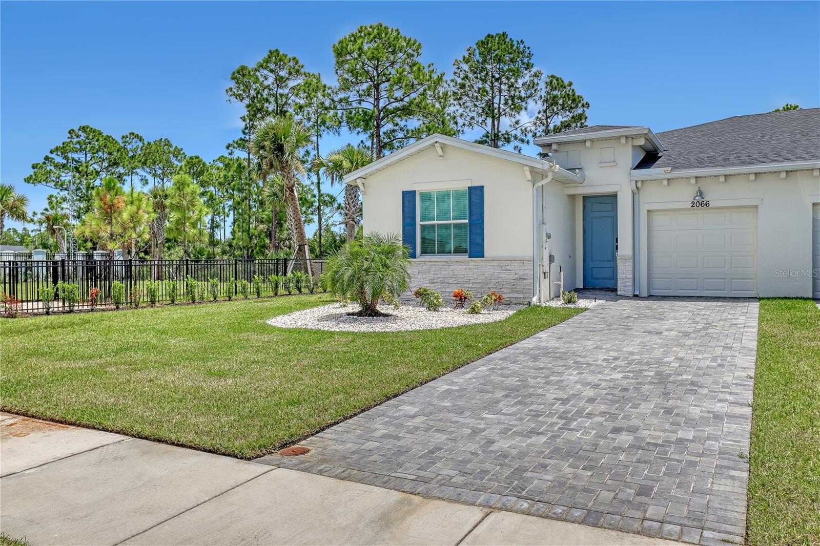 Single Family Residence in PALM BAY, FL - Daniel Dourado