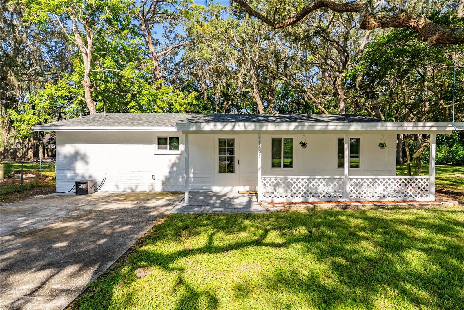Single Family Residence in NEW PORT RICHEY, FL - Daniel Dourado