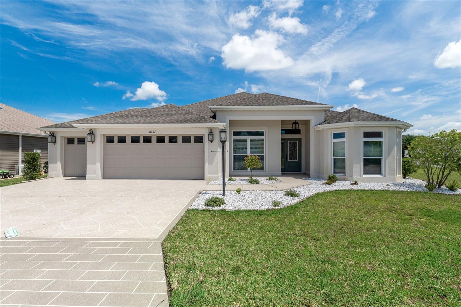 Single Family Residence in THE VILLAGES, FL - Daniel Dourado