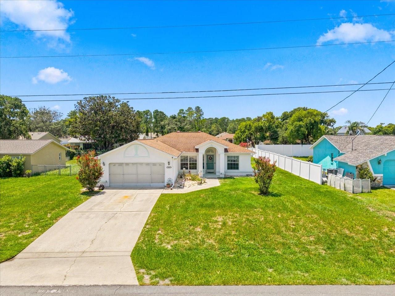 Single Family Residence in SPRING HILL, FL - Daniel Dourado