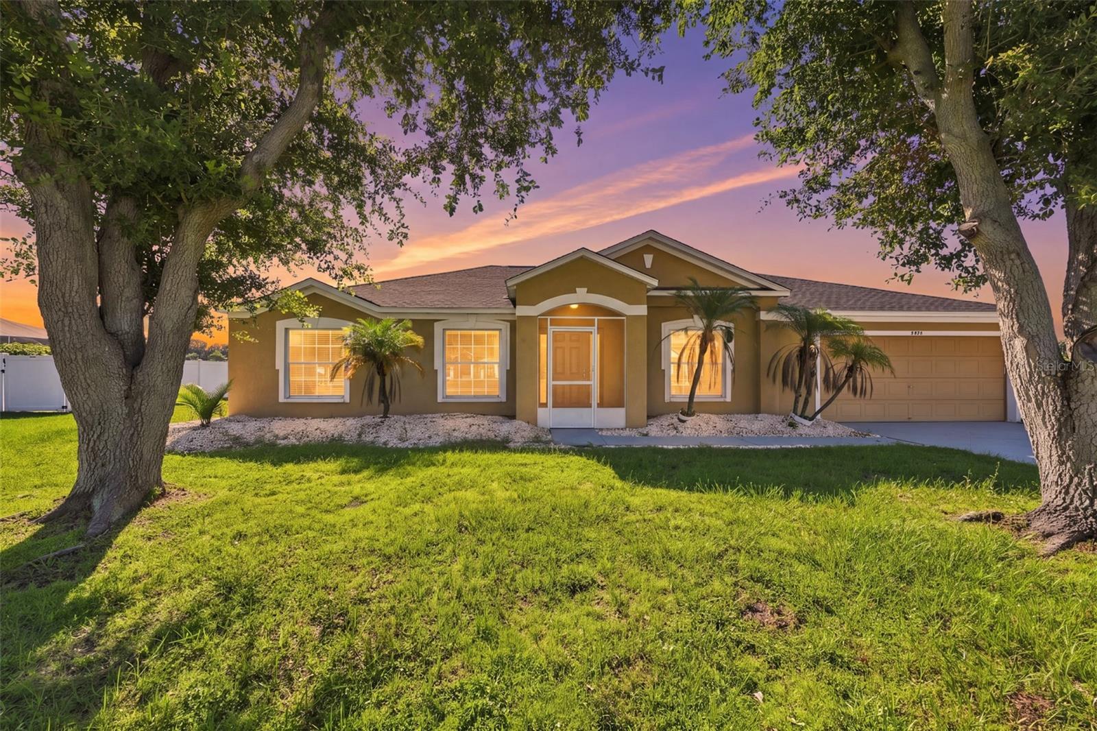 Single Family Residence in APOLLO BEACH, FL - Daniel Dourado