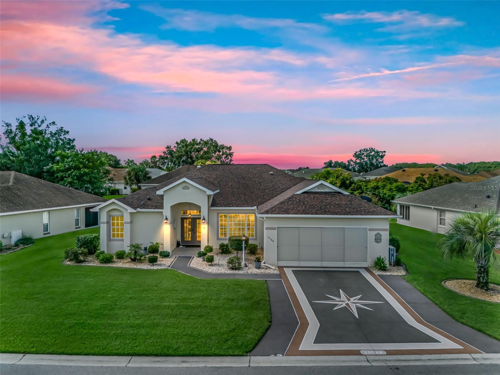 Single Family Residence in SUMMERFIELD, FL - Daniel Dourado