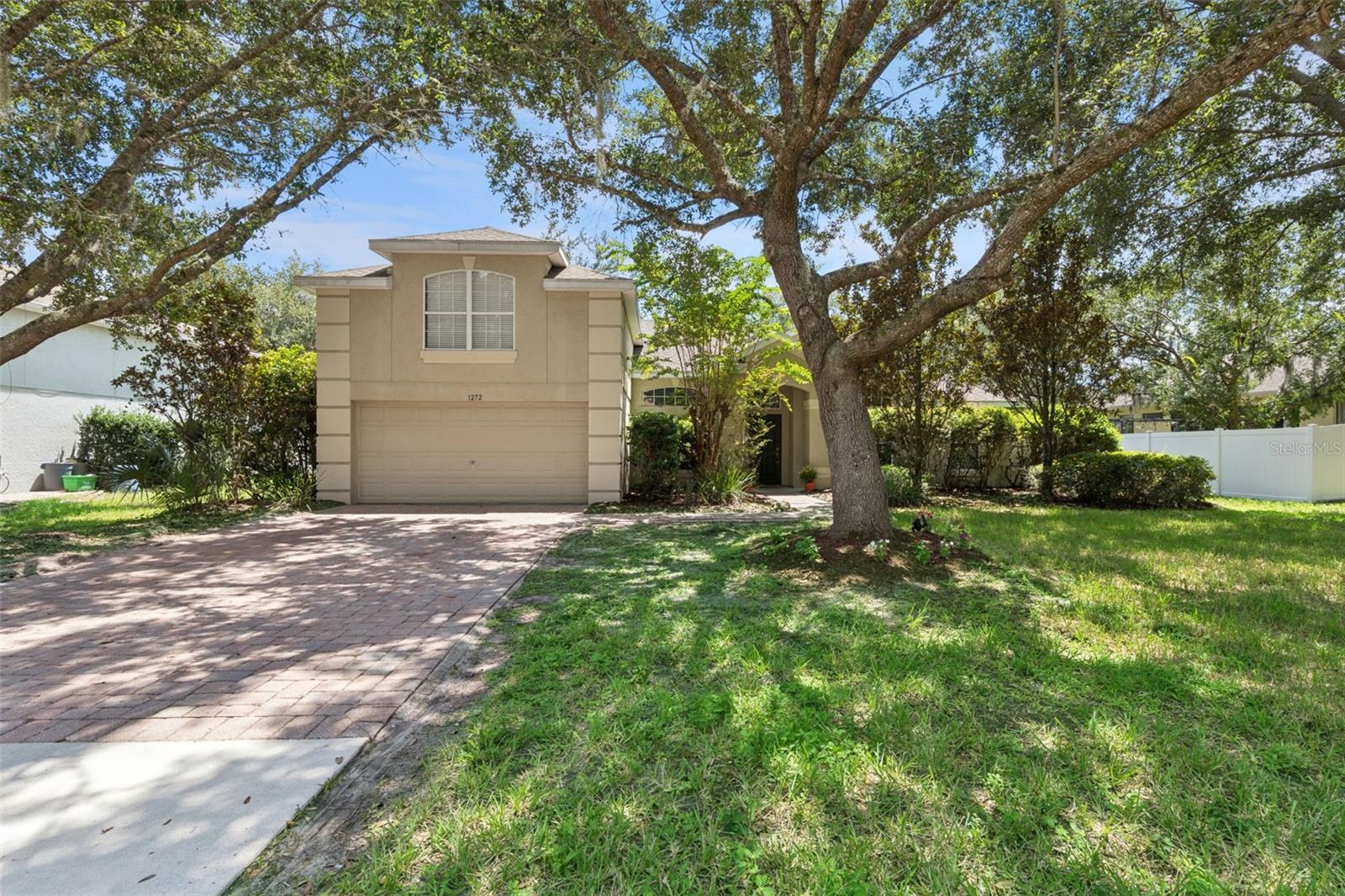Single Family Residence in DELAND, FL - Daniel Dourado