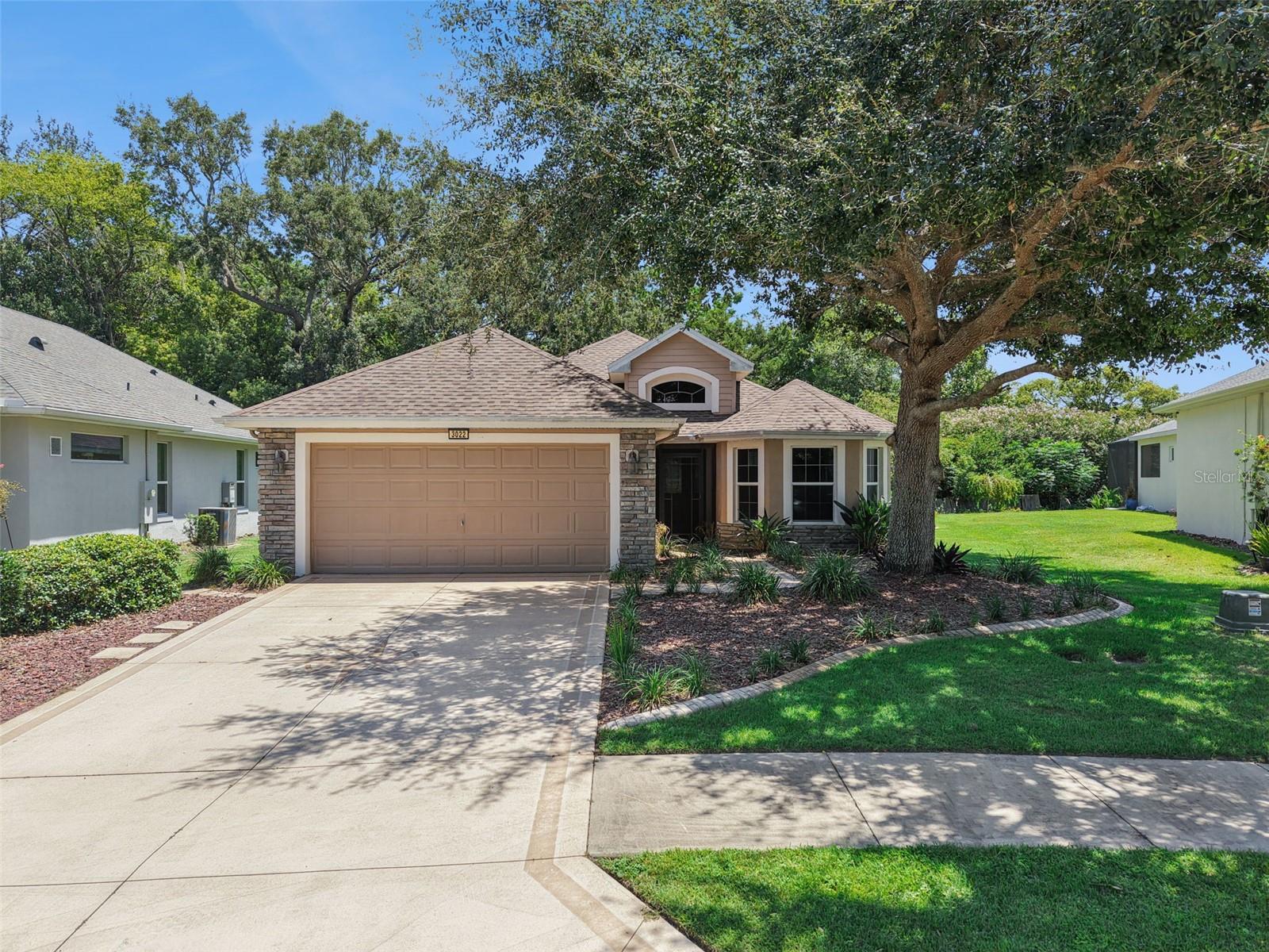 Single Family Residence em MOUNT DORA, FL - Daniel Dourado