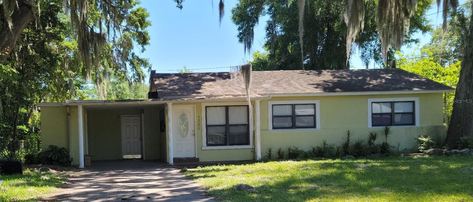 Single Family Residence em TAVARES, FL - Daniel Dourado