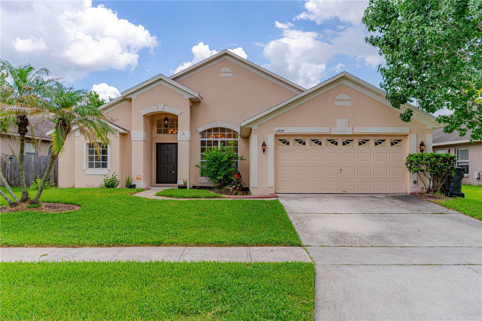 Single Family Residence in ORLANDO, FL - Daniel Dourado
