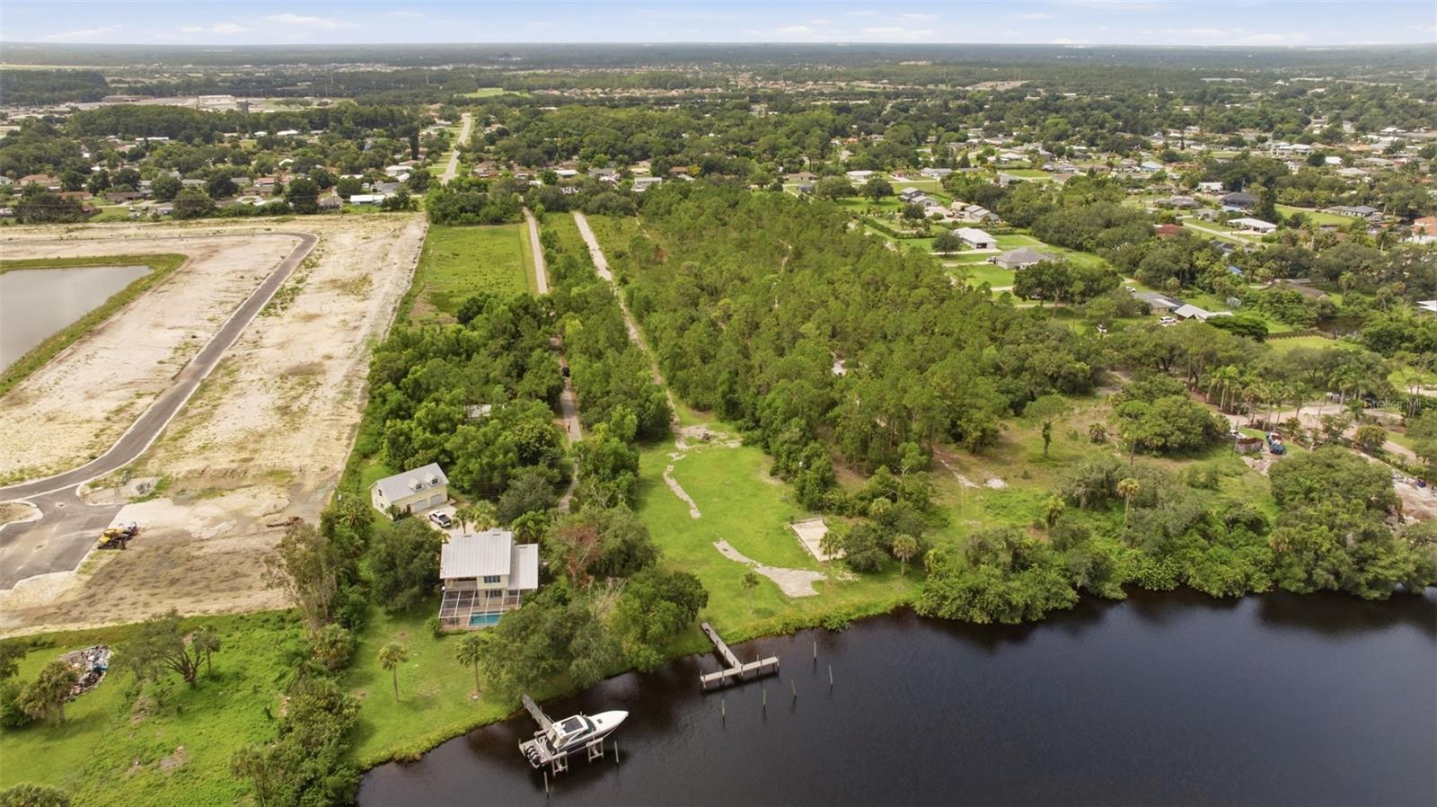 Single Family Residence em FORT MYERS, FL - Daniel Dourado