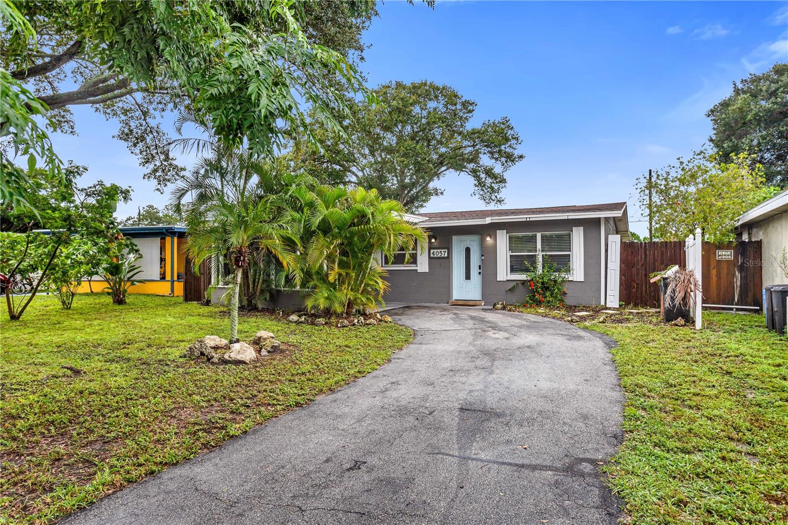 Single Family Residence in PINELLAS PARK, FL - Daniel Dourado