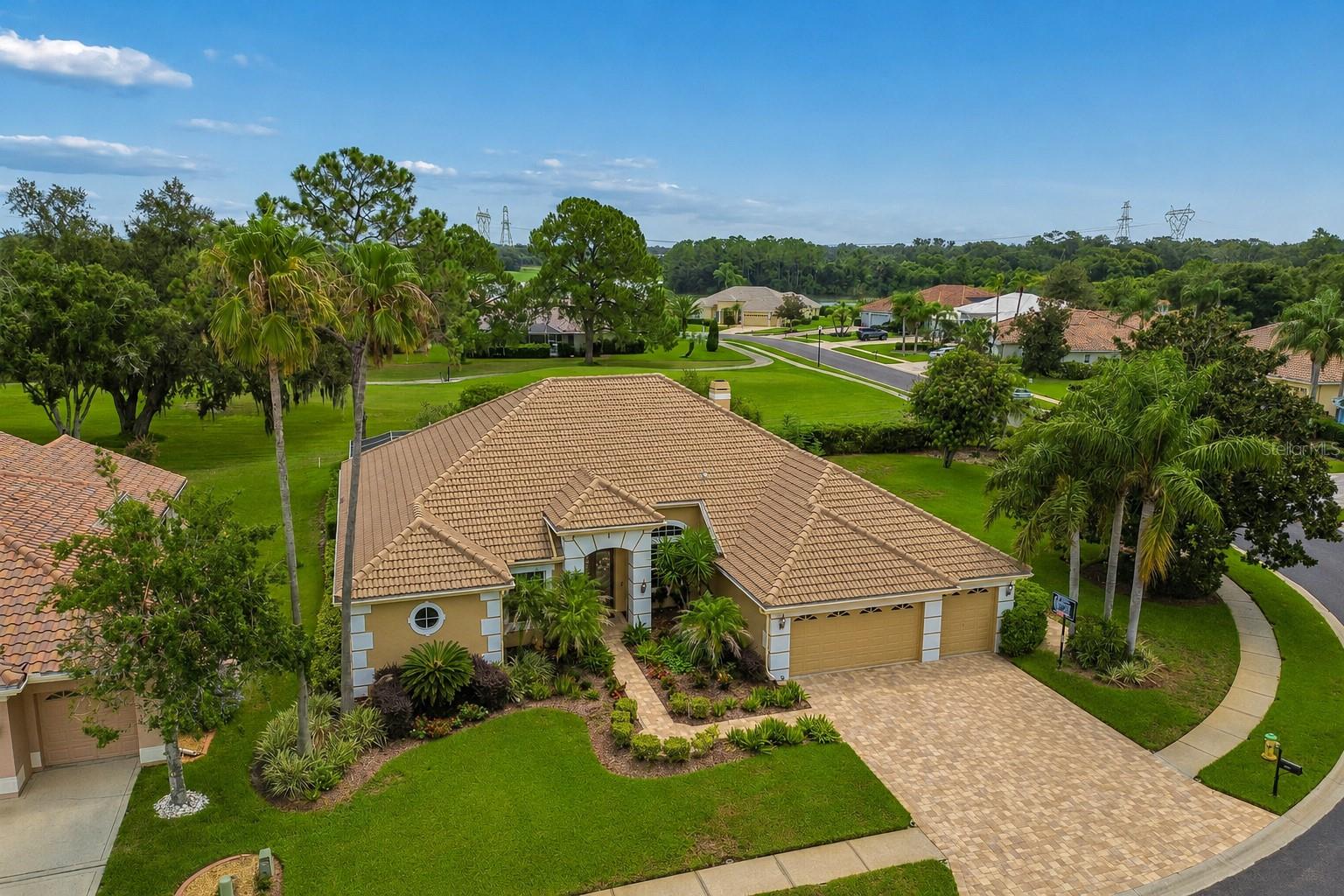 Single Family Residence em NEW PORT RICHEY, FL - Daniel Dourado