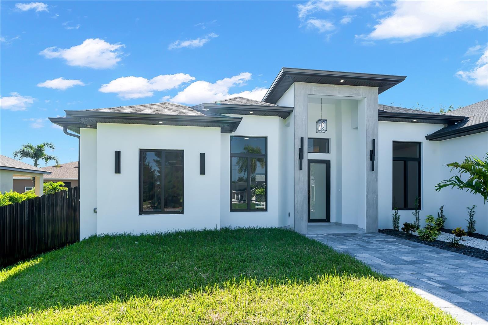 Single Family Residence in CAPE CORAL, FL - Daniel Dourado