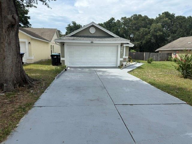 Single Family Residence in ORLANDO, FL - Daniel Dourado