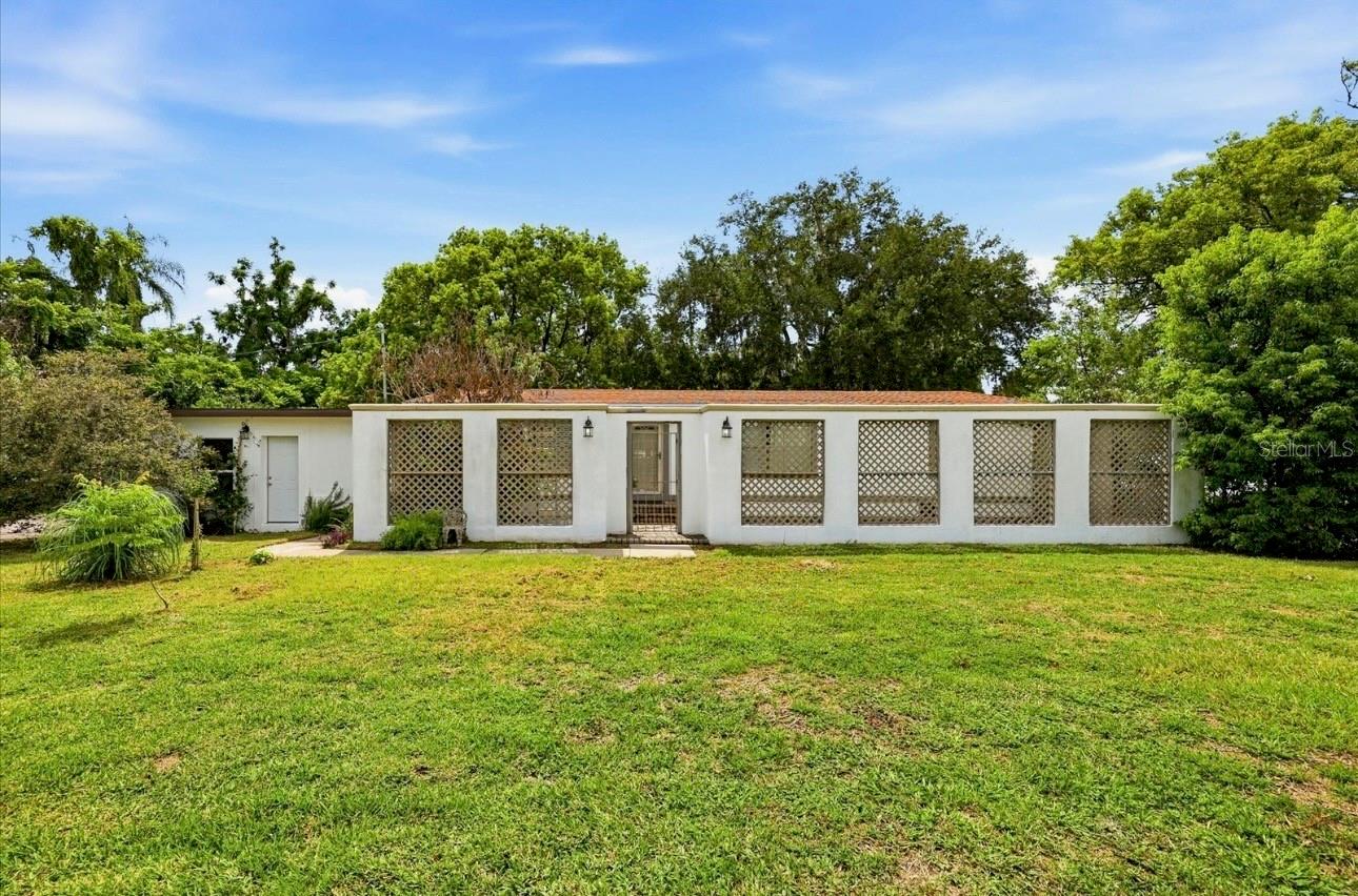Single Family Residence em SEFFNER, FL - Daniel Dourado