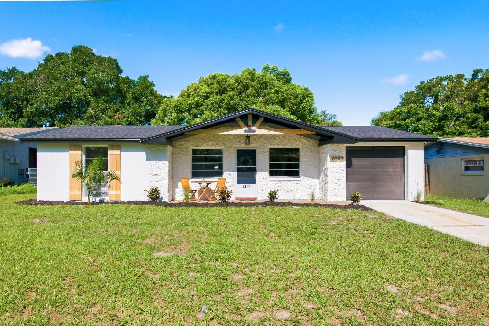 Single Family Residence em NEW PORT RICHEY, FL - Daniel Dourado