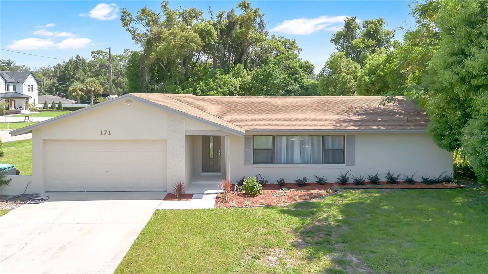 Single Family Residence in LAKE MARY, FL - Daniel Dourado