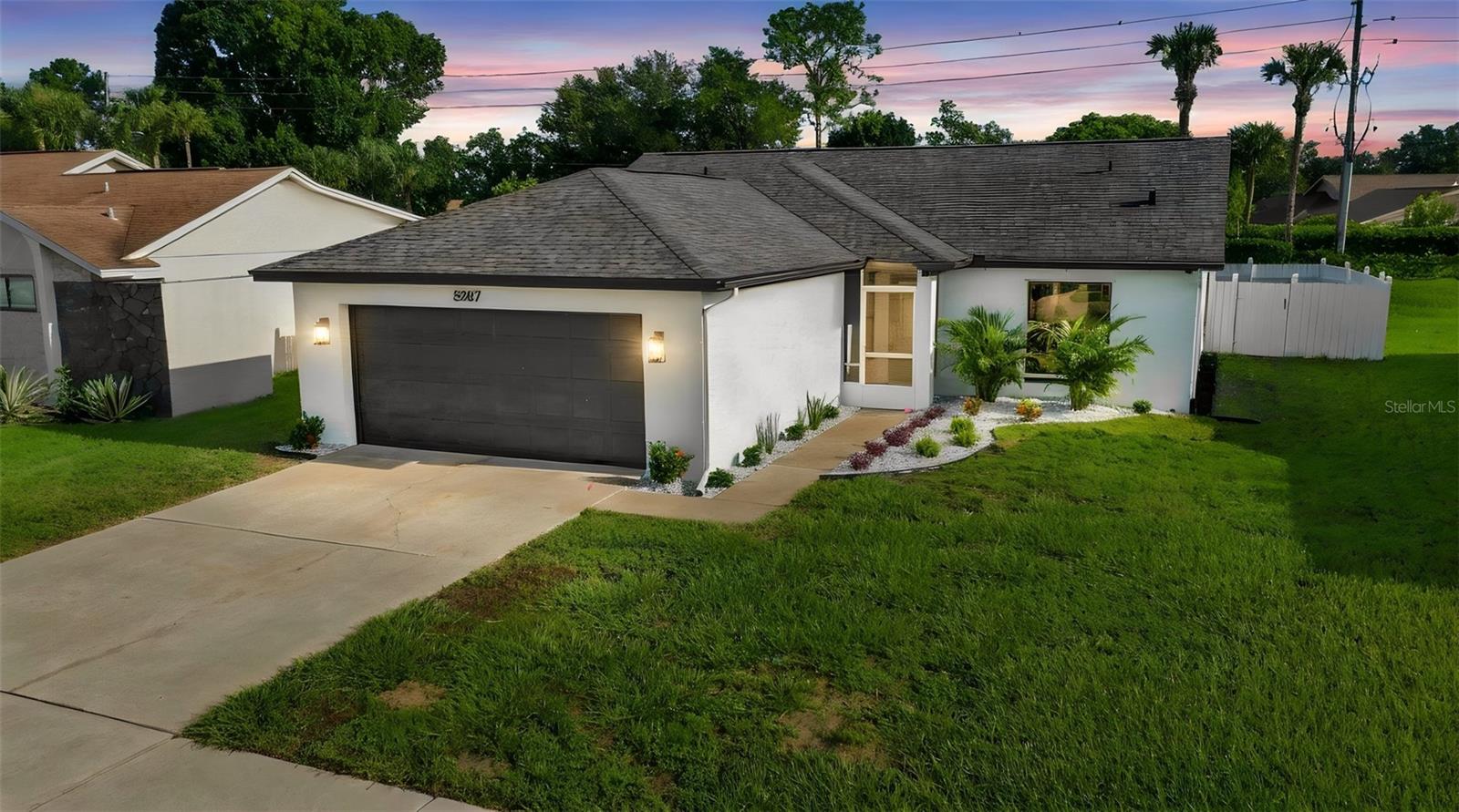 Single Family Residence in ORLANDO, FL - Daniel Dourado