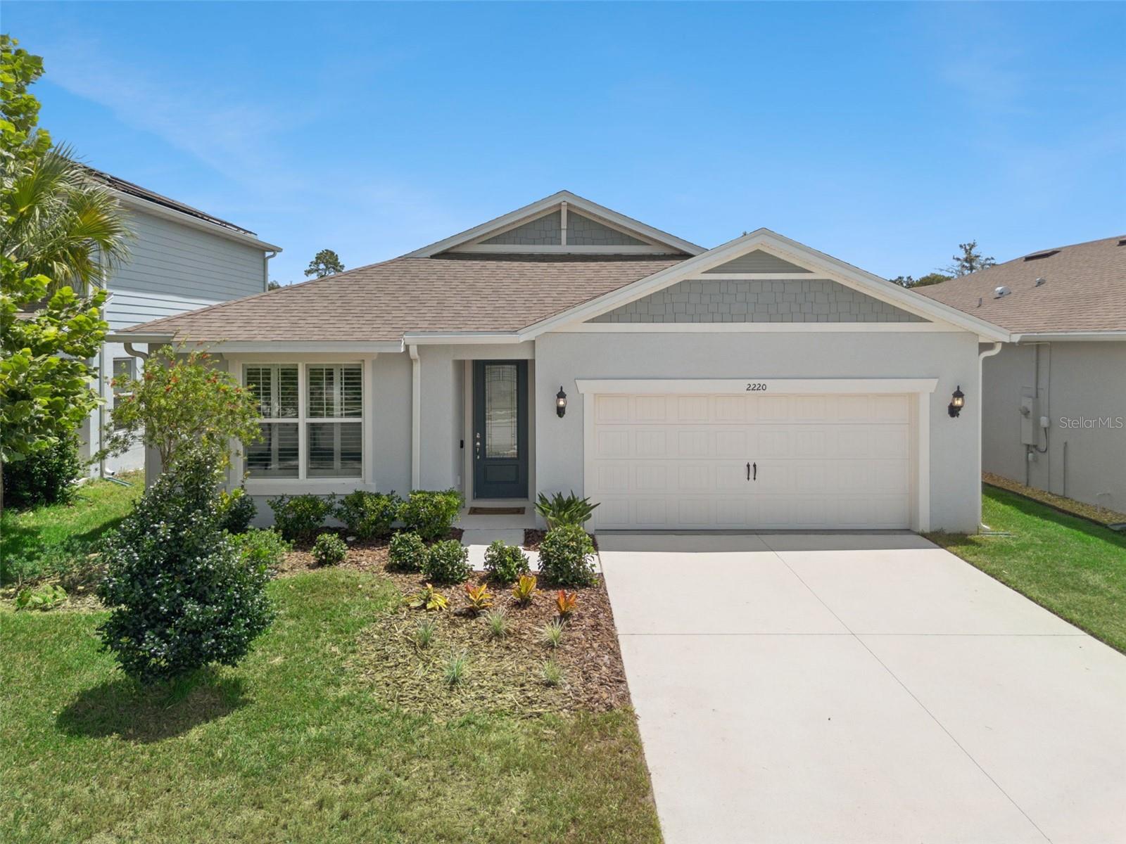 Single Family Residence in DELAND, FL - Daniel Dourado