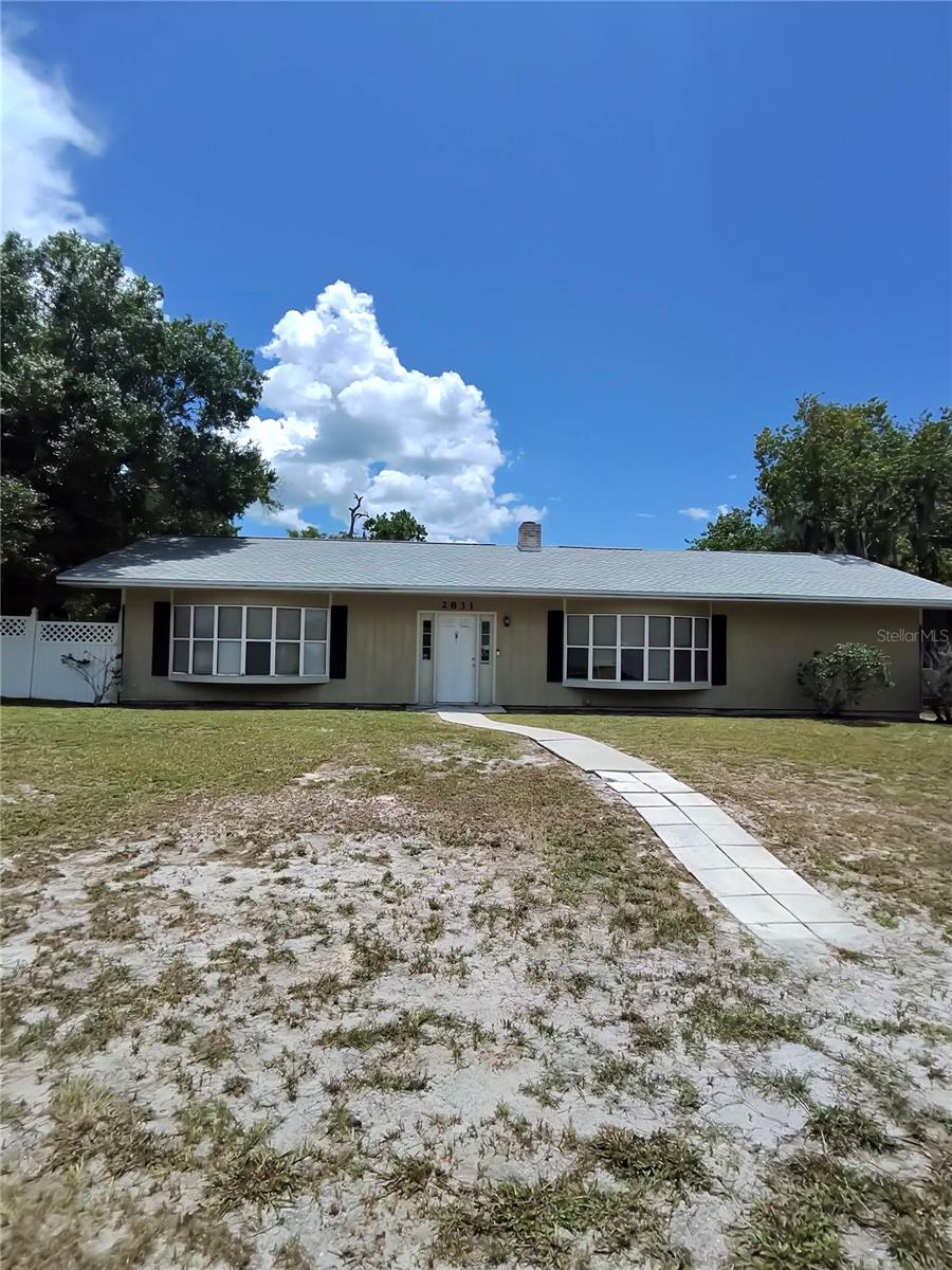 Single Family Residence in DELTONA, FL - Daniel Dourado