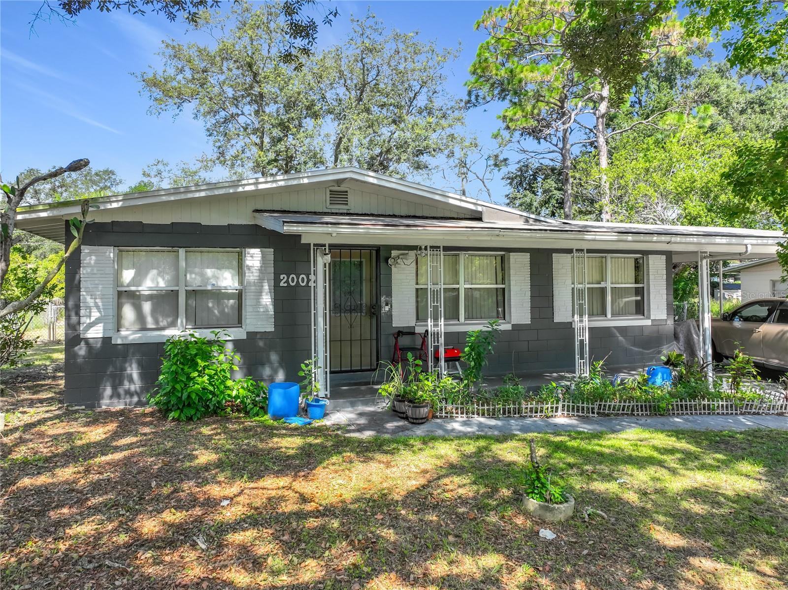 Single Family Residence in ORLANDO, FL - Daniel Dourado
