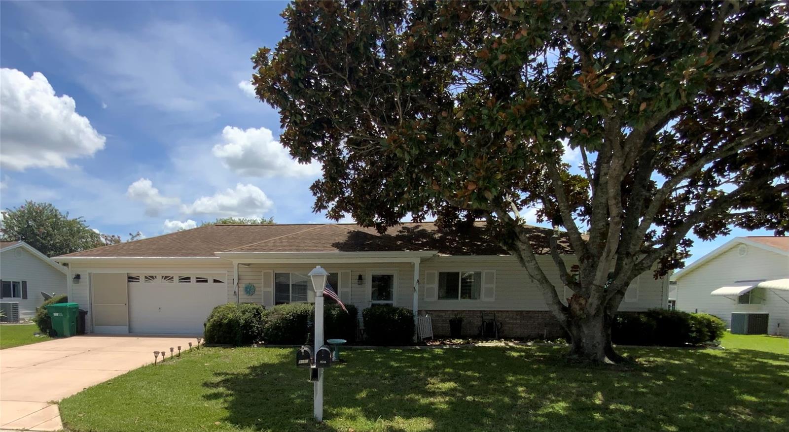 Single Family Residence in SUMMERFIELD, FL - Daniel Dourado