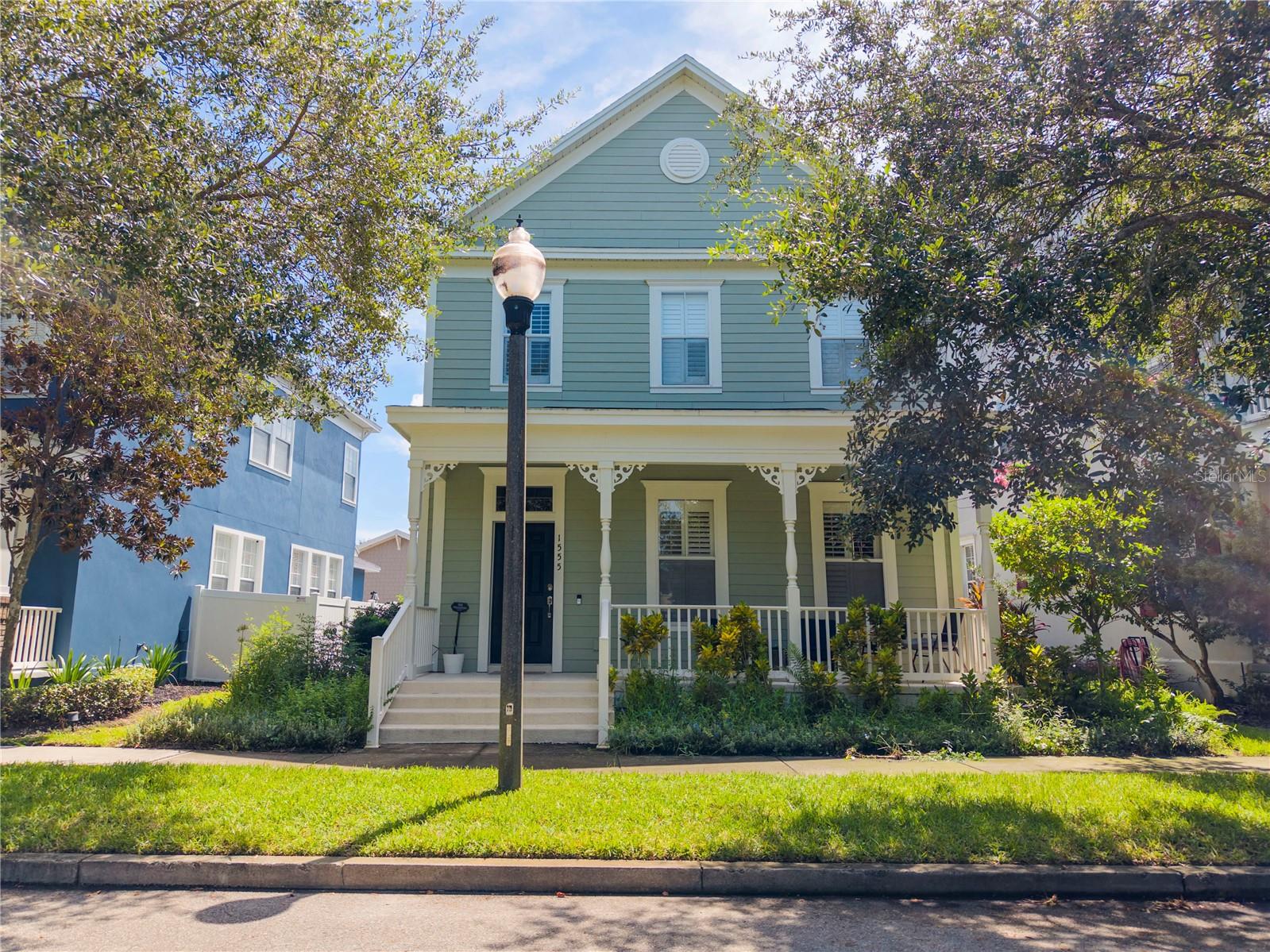 Single Family Residence in ORLANDO, FL - Daniel Dourado