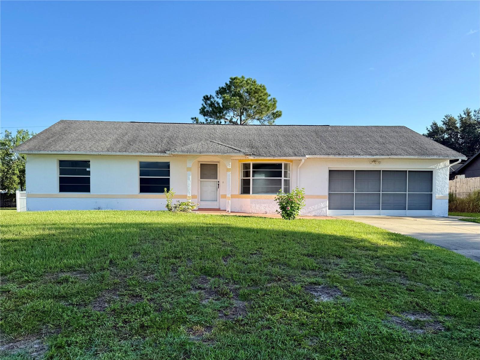 Single Family Residence in DELTONA, FL - Daniel Dourado