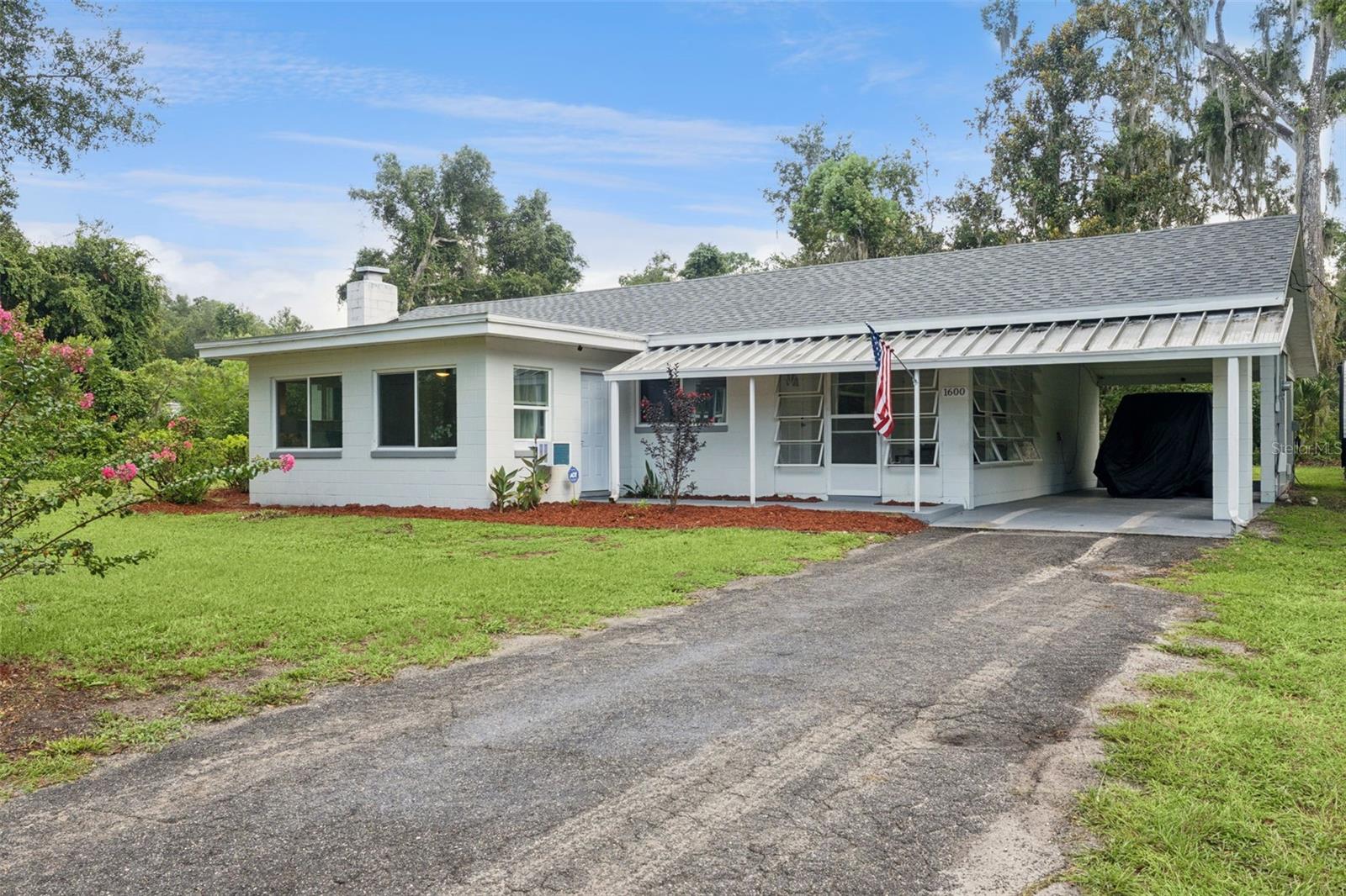 Single Family Residence em ORANGE CITY, FL - Daniel Dourado