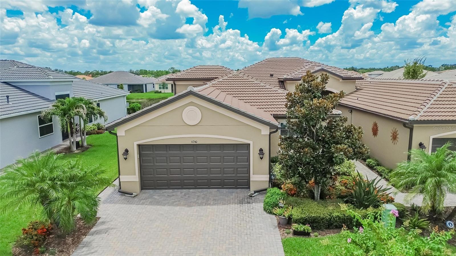 Single Family Residence in WIMAUMA, FL - Daniel Dourado