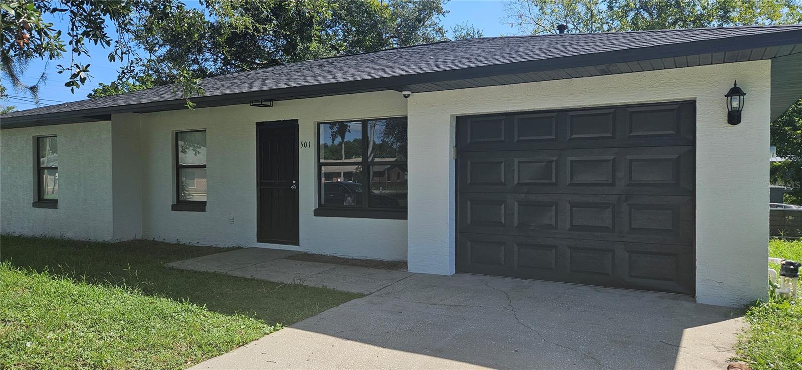 Single Family Residence in DAYTONA BEACH, FL - Daniel Dourado