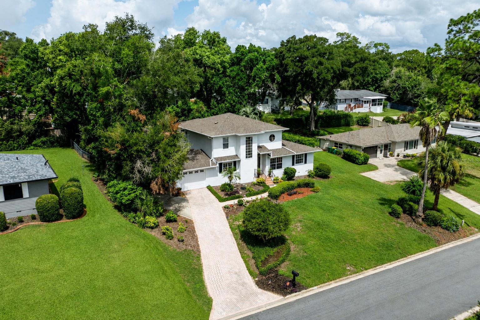 Single Family Residence em MOUNT DORA, FL - Daniel Dourado