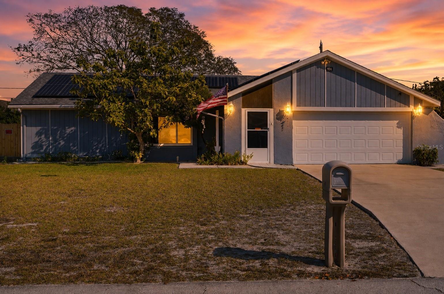 Single Family Residence in DELTONA, FL - Daniel Dourado