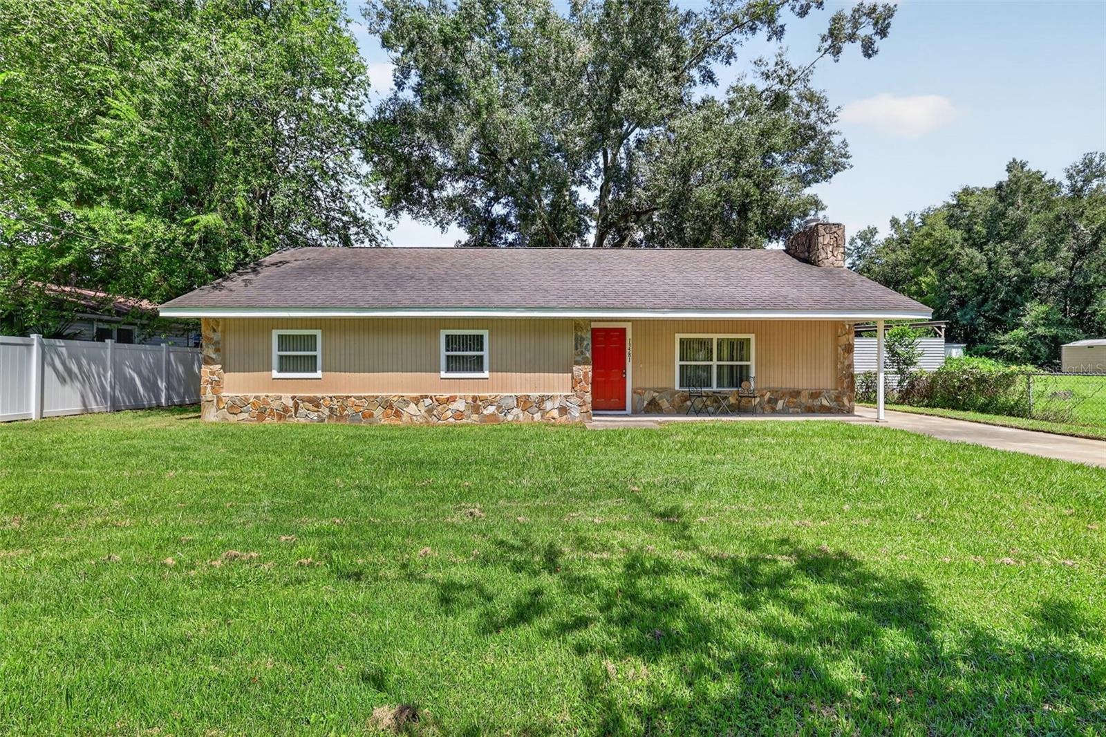 Single Family Residence in SUMMERFIELD, FL - Daniel Dourado