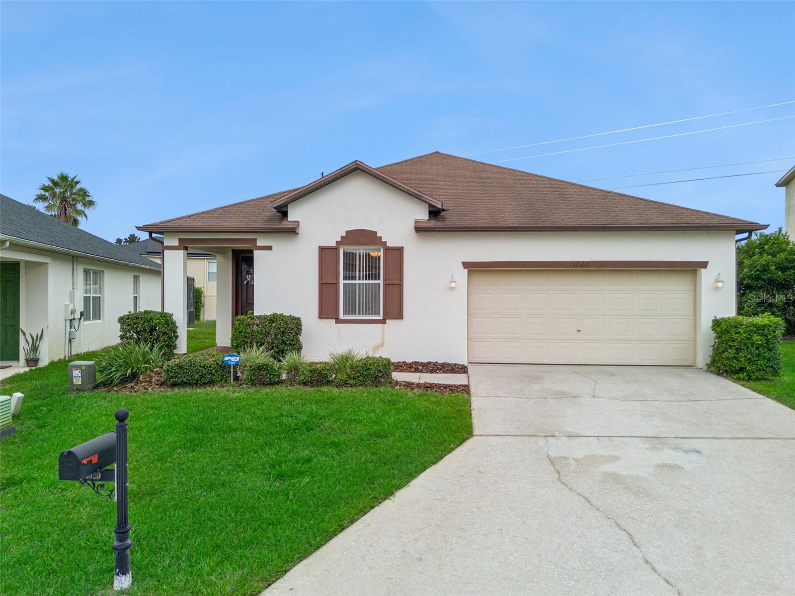 Single Family Residence in DAVENPORT, FL - Daniel Dourado