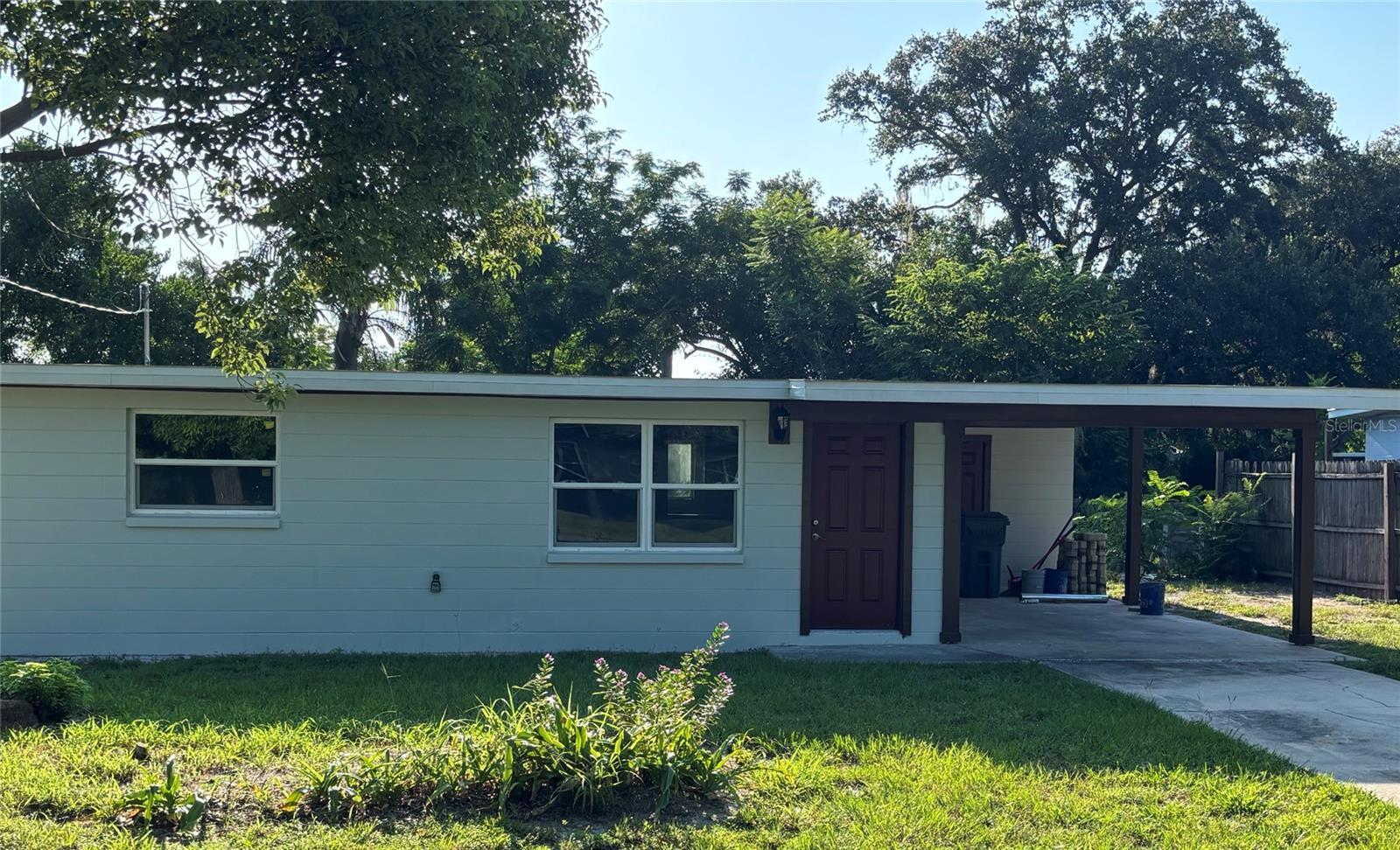 Single Family Residence in WINTER HAVEN, FL - Daniel Dourado
