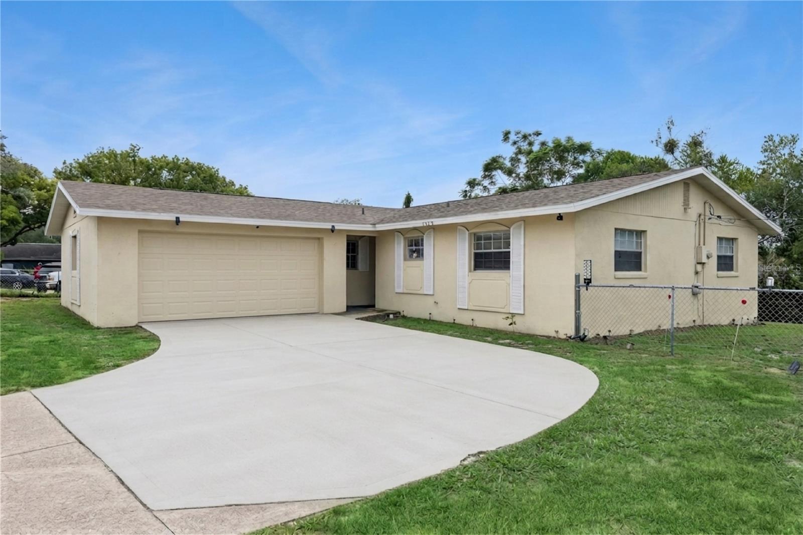 Single Family Residence in DELTONA, FL - Daniel Dourado
