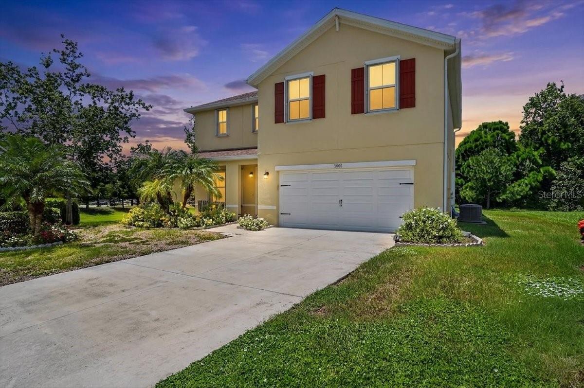 Single Family Residence in BRADENTON, FL - Daniel Dourado