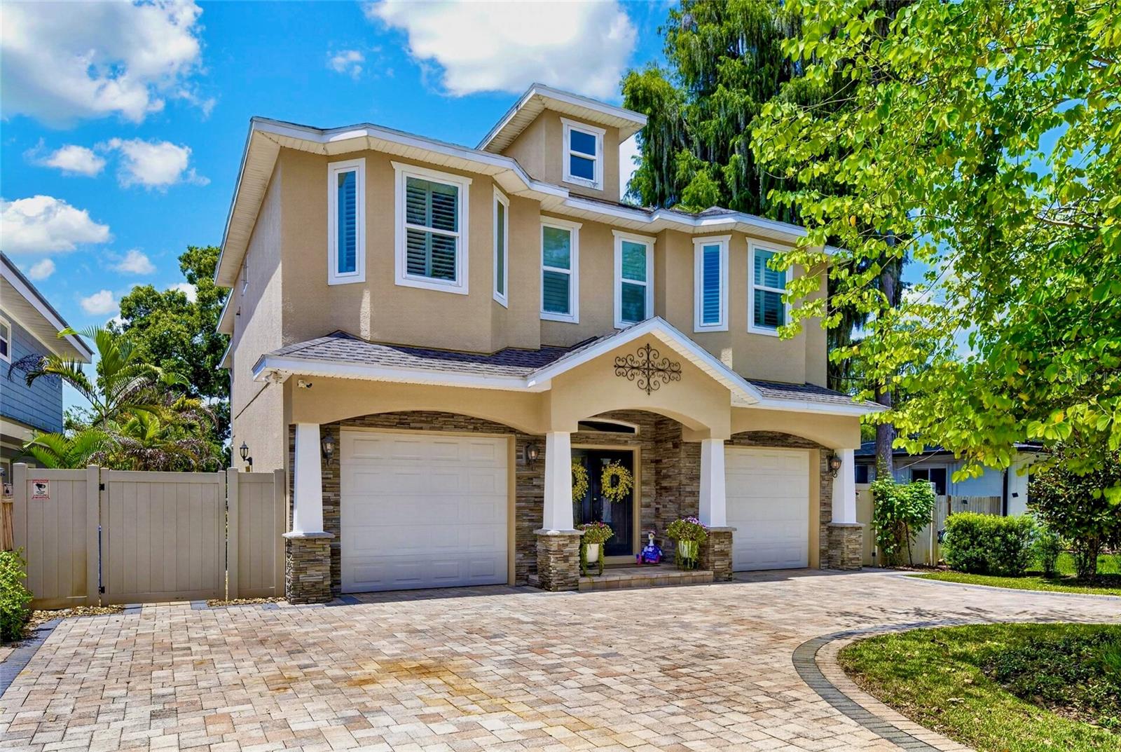 Single Family Residence em LUTZ, FL - Daniel Dourado