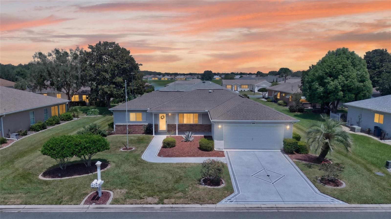 Single Family Residence in SUMMERFIELD, FL - Daniel Dourado