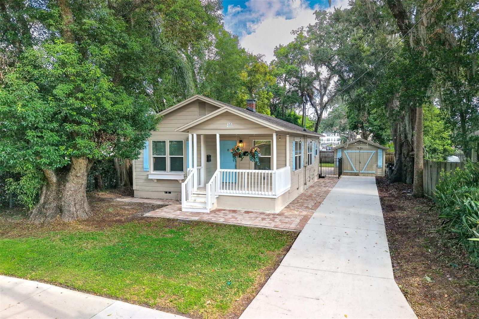 Single Family Residence in ORLANDO, FL - Daniel Dourado