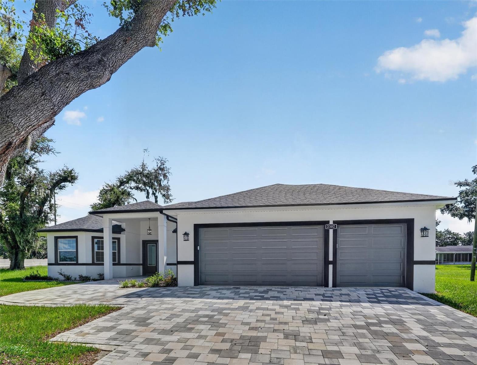Single Family Residence in PLANT CITY, FL - Daniel Dourado