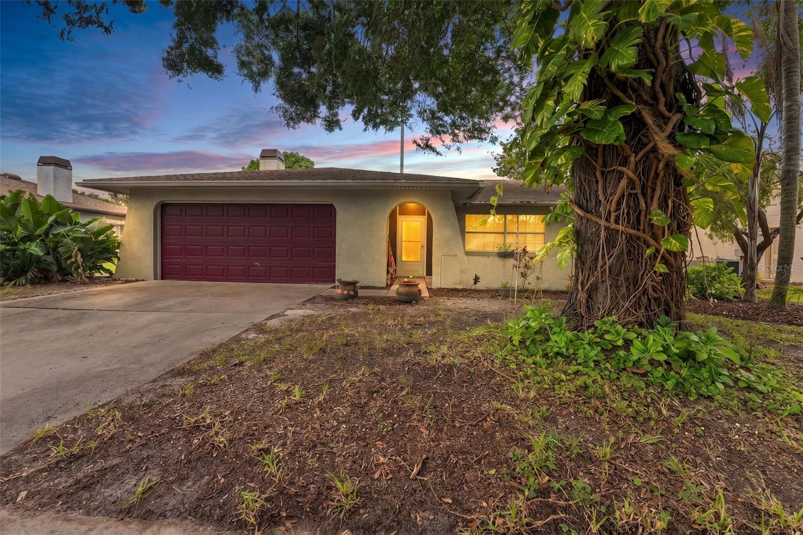 Single Family Residence em PALM HARBOR, FL - Daniel Dourado
