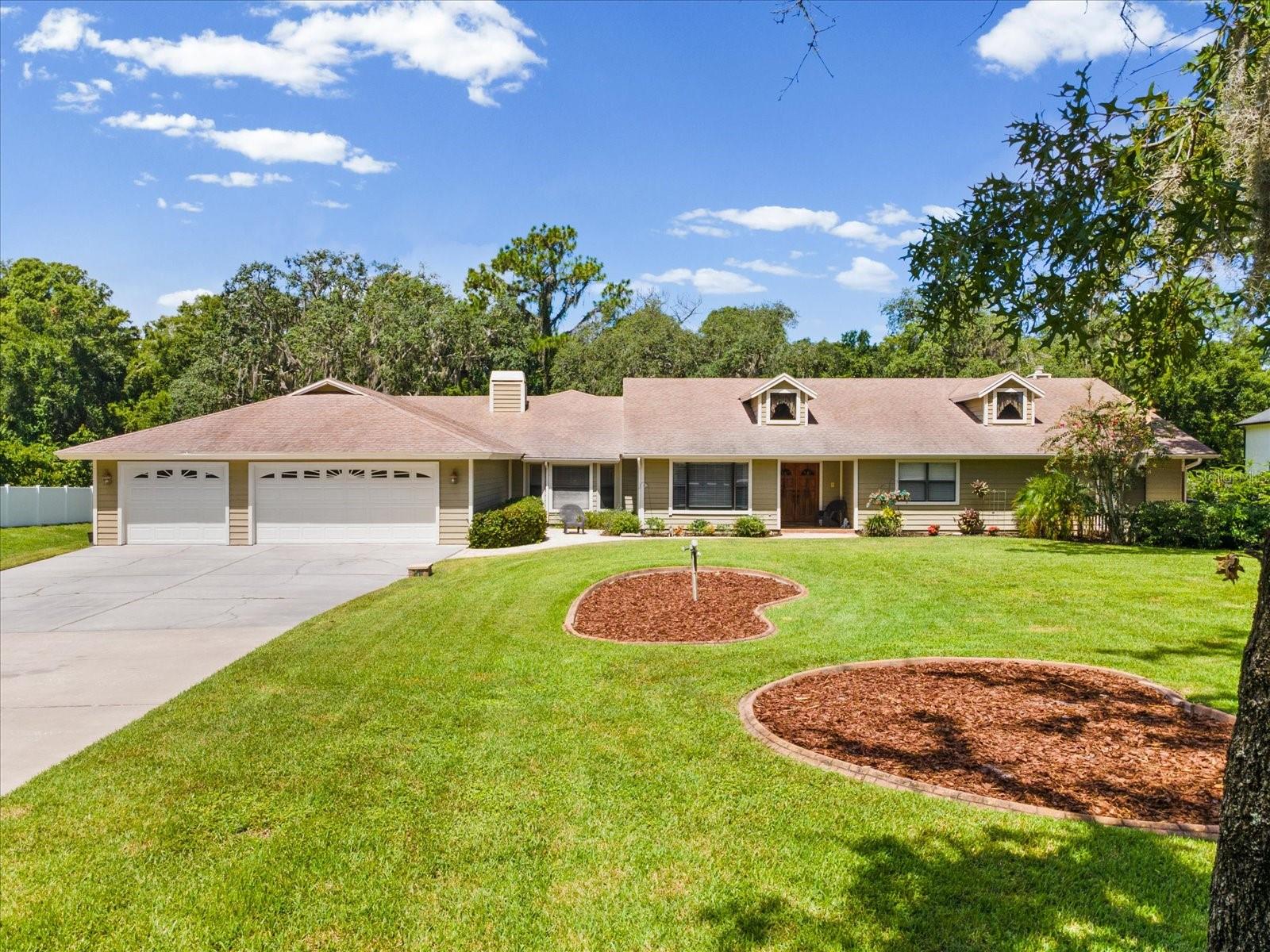 Single Family Residence em NEW PORT RICHEY, FL - Daniel Dourado